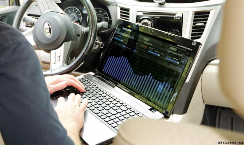 Ajuste fino do som do seu carro: equalização, alinhamento temporal e crossovers